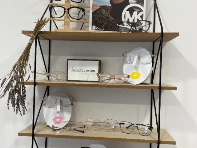 Collection Femmes lunettes MICHAEL KORS : lunettes de couture pour toutes.